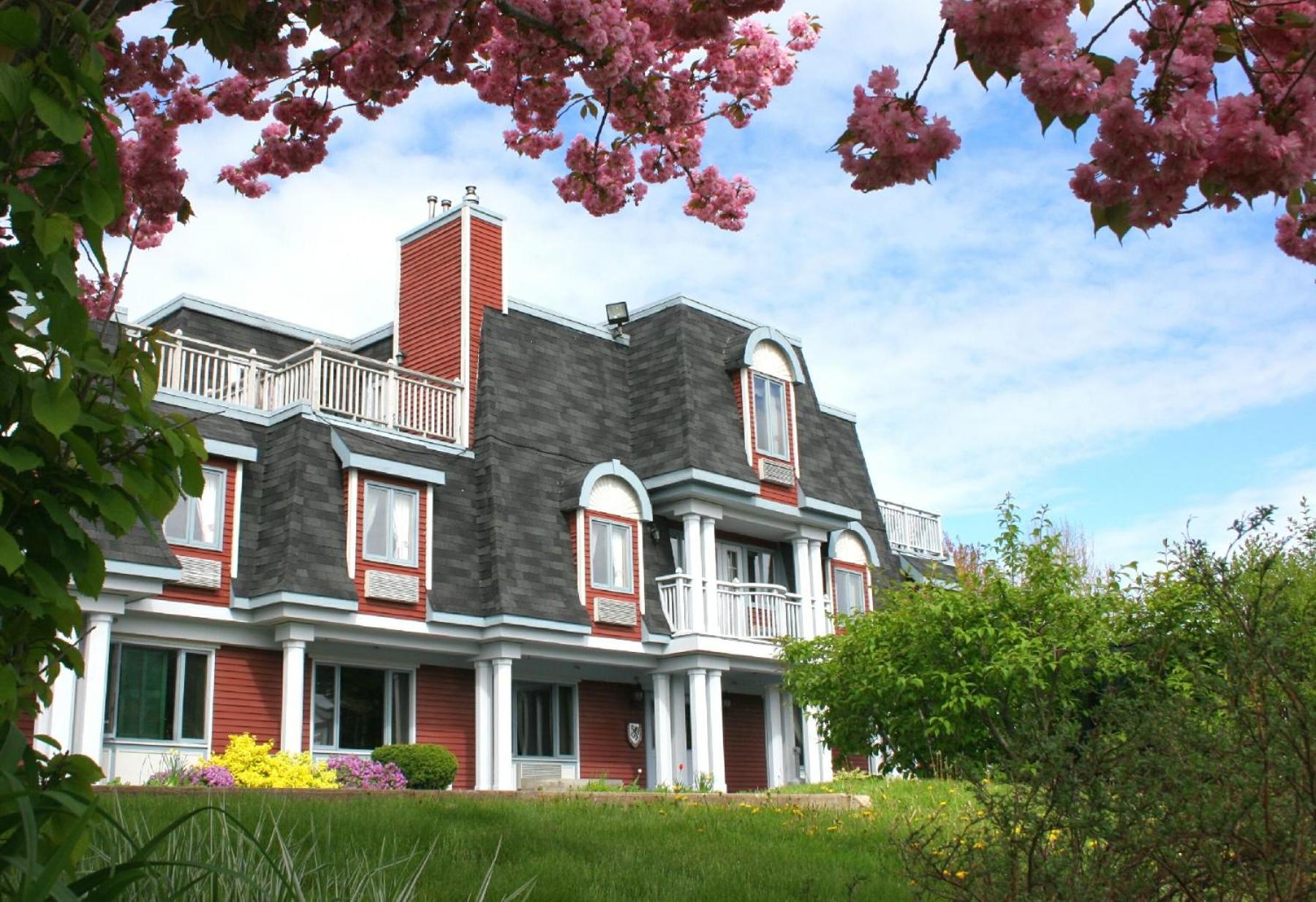 Inn On The Lake Fall River Exterior photo