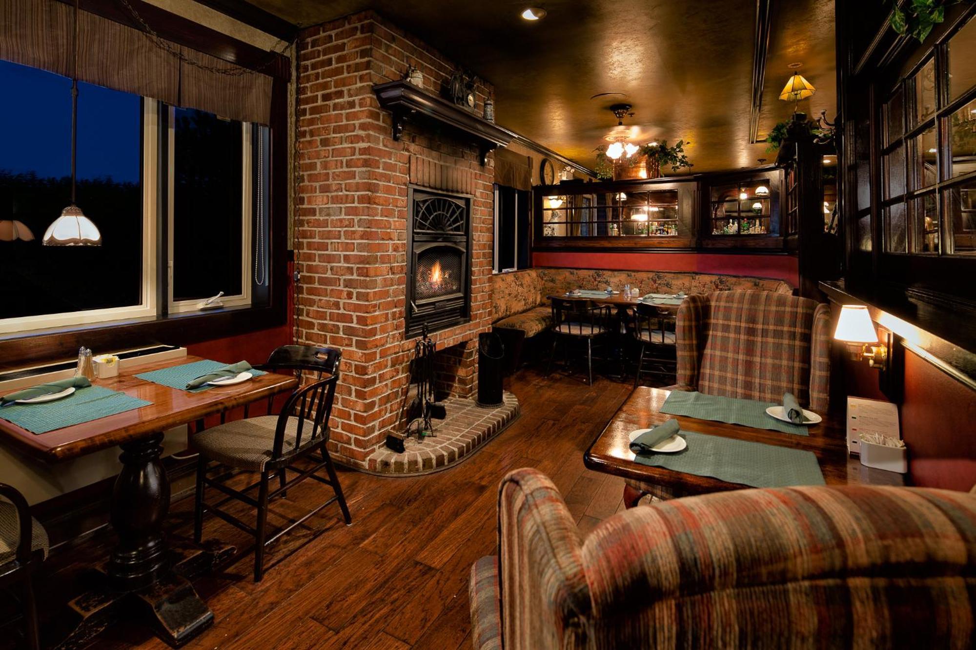 Inn On The Lake Fall River Exterior photo