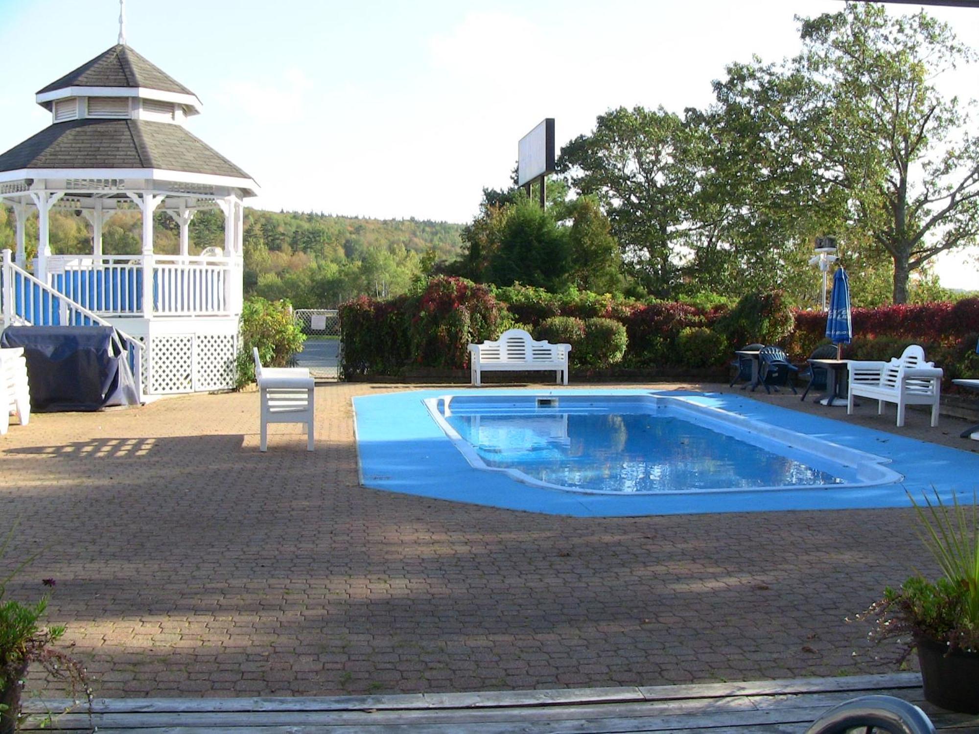 Inn On The Lake Fall River Exterior photo